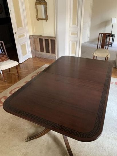 Table salle à manger en acajou, travail anglais
H...