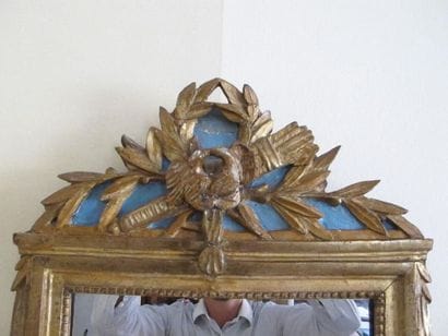 Miroir en bois sculpté et doré d'époque Louis...