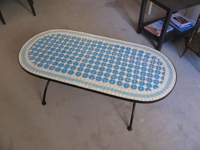 MAROC
Table basse à plateau oval en faïence...