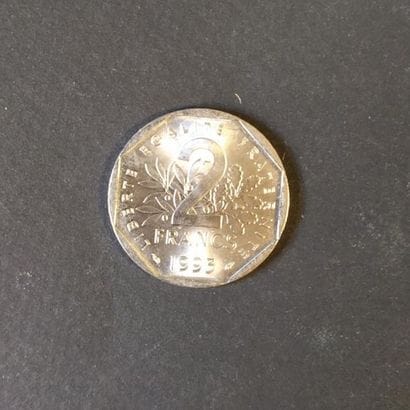 Lot de 25 billets de 500 F, 10 billets de...