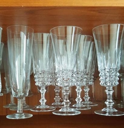 Ensemble de dix verres à pied en cristal...