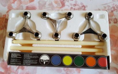 NAGEL
Ensemble de trois bougeoirs tripodes...