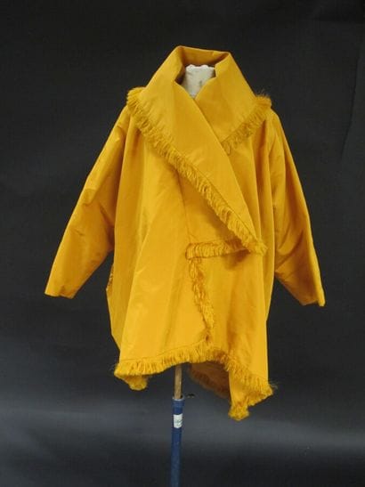 GUY LAROCHE 

Manteau en taffetas de soie...