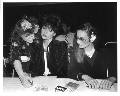 Ensemble de 16 photographies de célébrités...