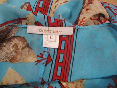 SINGLE DRESS 

Robe de plage en soie motif...