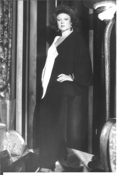 Ensemble de 13 portraits de Regine dans les...
