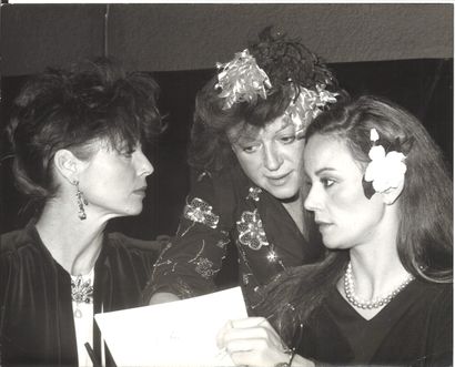 Ensemble de 16 photographies de célébrités...