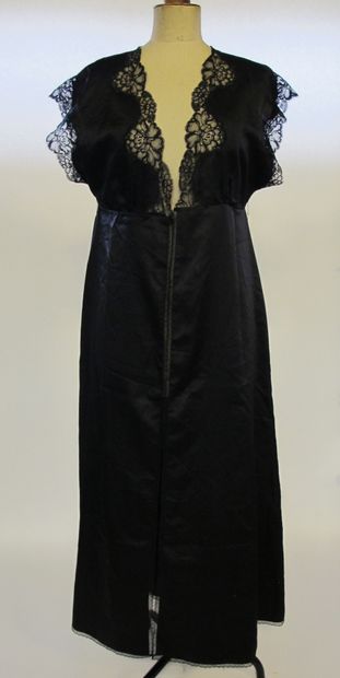 DIOR veste de nuit en dentelle, on y joint...
