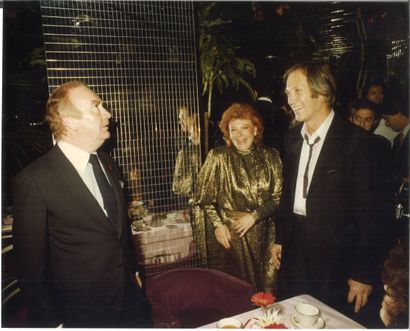 Ensemble de 30 photographies de Régine avec...