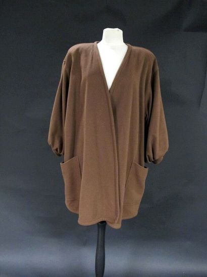 Emmanuel UNGARO 

Manteau marron 

T.8