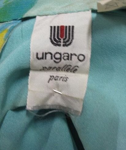 Emmanuel UNGARO 

Robe imprimée de fleurs...