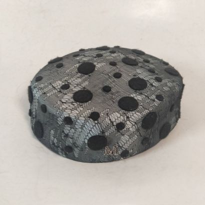 MAISON MICHEL PARIS

Bibi gris et dentelle...