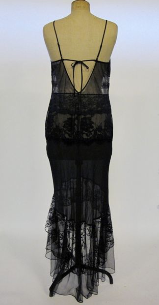 VICTORIA SECRET Deux peignoirs et une chemise...