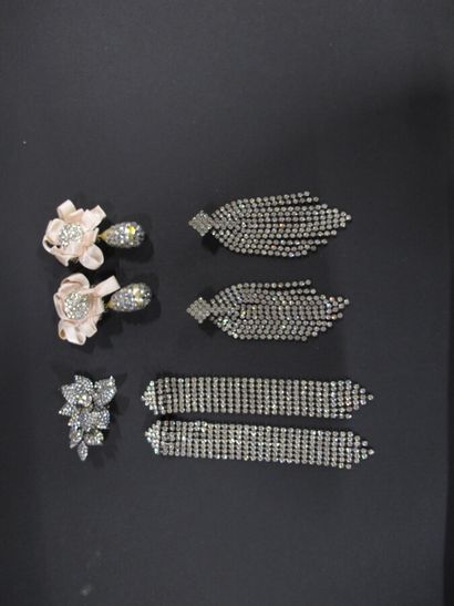 Trois paires de boucles d'oreilles en st...