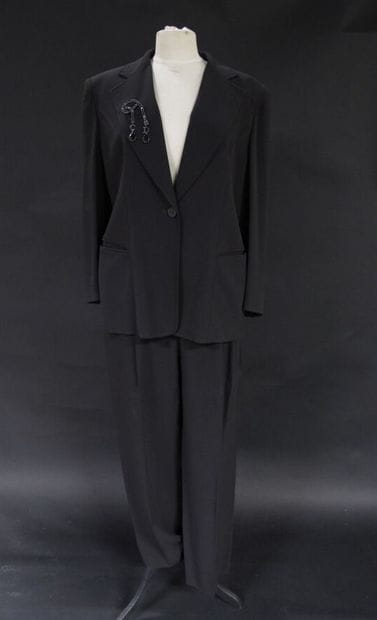GUY LAROCHE 

Ensemble tailleur pantalon...