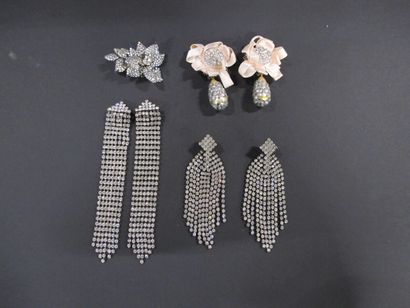 Trois paires de boucles d'oreilles en st...