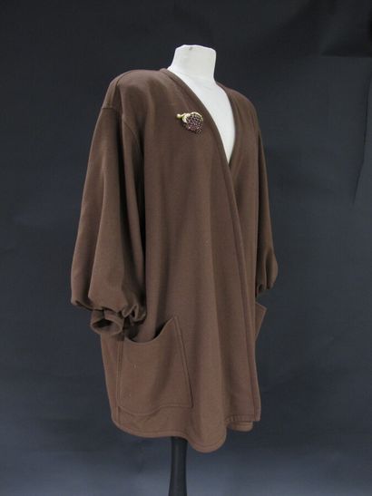 Emmanuel UNGARO 

Manteau marron 

T.8