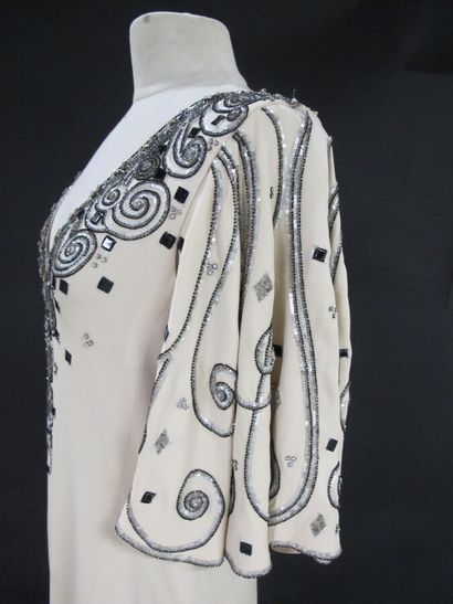 GUY LAROCHE 

Robe du soir de goût Art Déco...