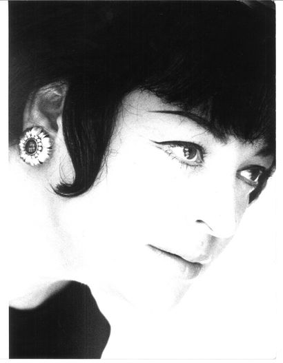Ensemble de 12 portraits en noir et blanc...