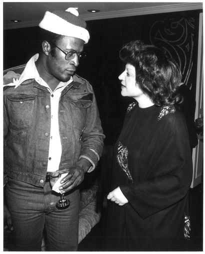 Ensemble de 30 photographies de Régine avec...