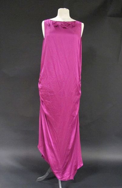 CHINE Belgian design 

Robe du soir en soie...