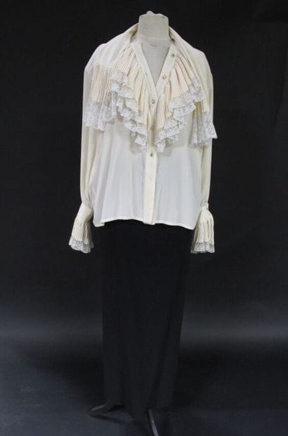LILIANE ROMI

Ensemble comprenant une jupe...
