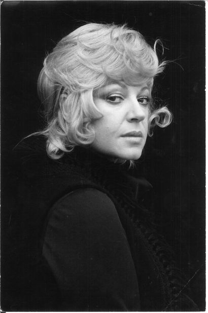 Ensemble de 13 photographies en noir et blanc...