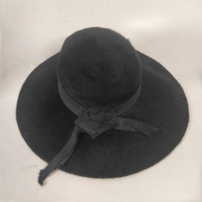 MUHLBAUER

Chapeau noir avec ruban