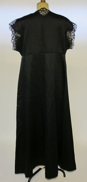 DIOR veste de nuit en dentelle, on y joint...