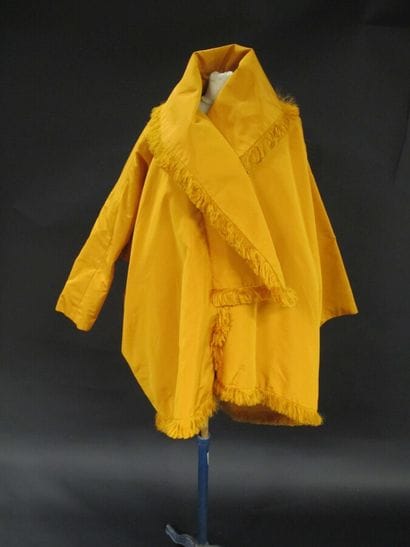 GUY LAROCHE 

Manteau en taffetas de soie...