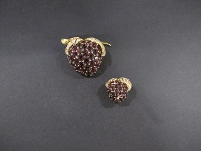 Ensemble comprenant une paire de boucles...