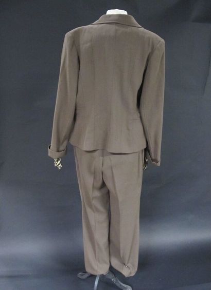 APOSTROPHE

Tailleur pantalon en laine marron...