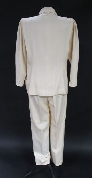 Emmanuel UNGARO 

Tailleur pantalon de couleur...