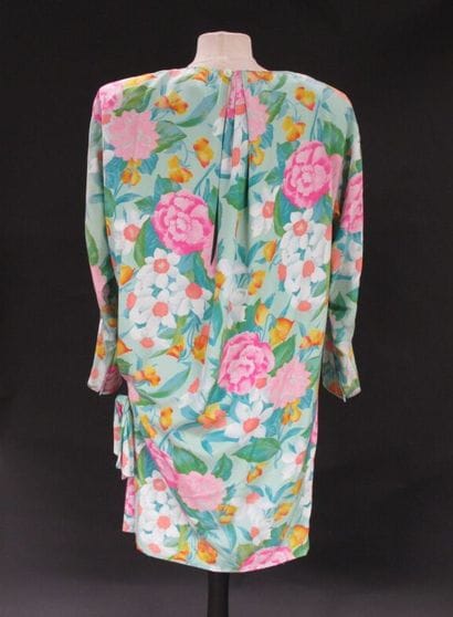 Emmanuel UNGARO 

Robe imprimée de fleurs...