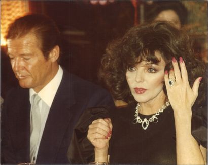 Ensemble de 30 photographies de Régine avec...