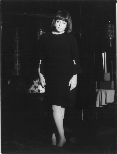 Ensemble de 18 portraits de Regine en noir...