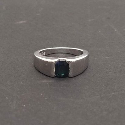 Bague en or blanc 18 K (750 millièmes) sertie...