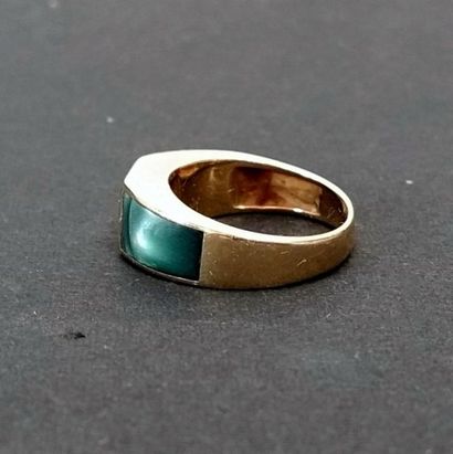 Bague jonc en or jaune 18K serti d'un peridot...