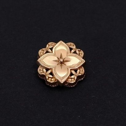 Cinq broches de revres en or jaune 18k serti...