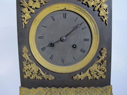 Pendule borne en tôle et métal doré
Epoque...
