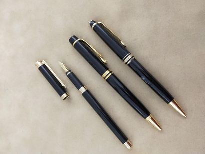 MONTBLANC
Deux Stylo bille MONTBLANC en résine...