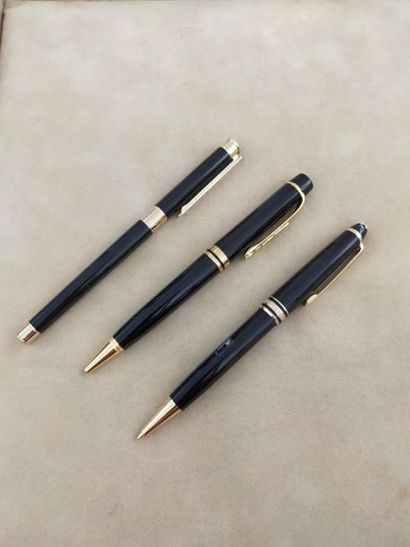 MONTBLANC
Deux Stylo bille MONTBLANC en résine...