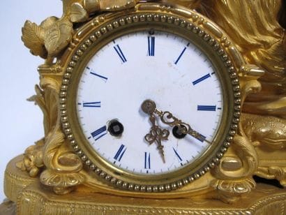 Pendule en bronze doré 
