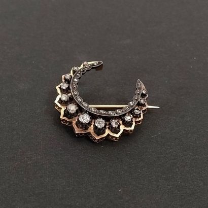 Broche en or jaune 18k et argent en forme...