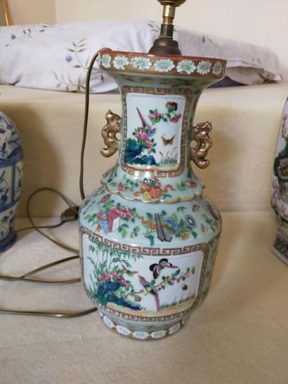 CANTON
Potiche en porcelaine montée en lampe
H...