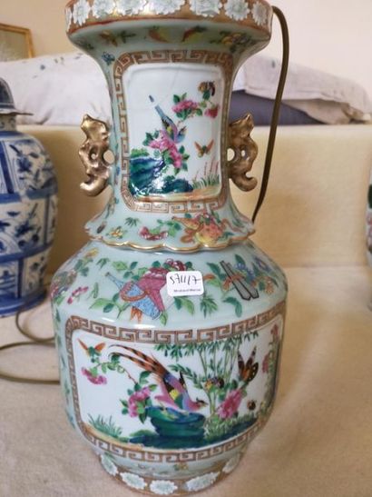 CANTON
Potiche en porcelaine montée en lampe
H...