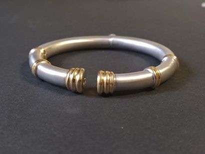 Lalaounis. Bracelet jonc ouvrant, en argent...