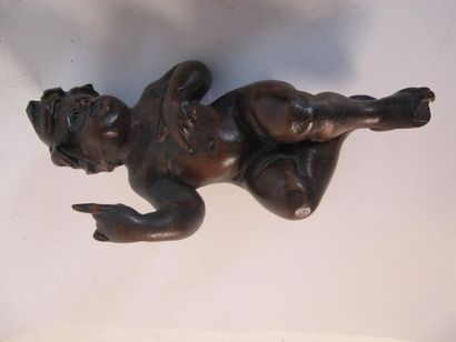 Paire d'angelots en bois sculpté, dos ébauché....