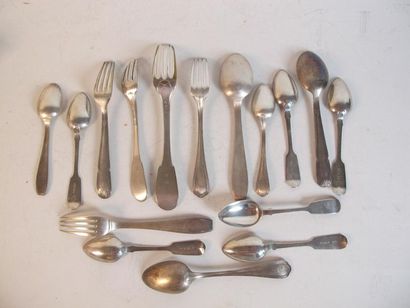 Ensemble de couverts en argent 
Poids : 1063...