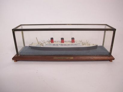 Maquette de l'Ile-de-France, avec un cartouche...